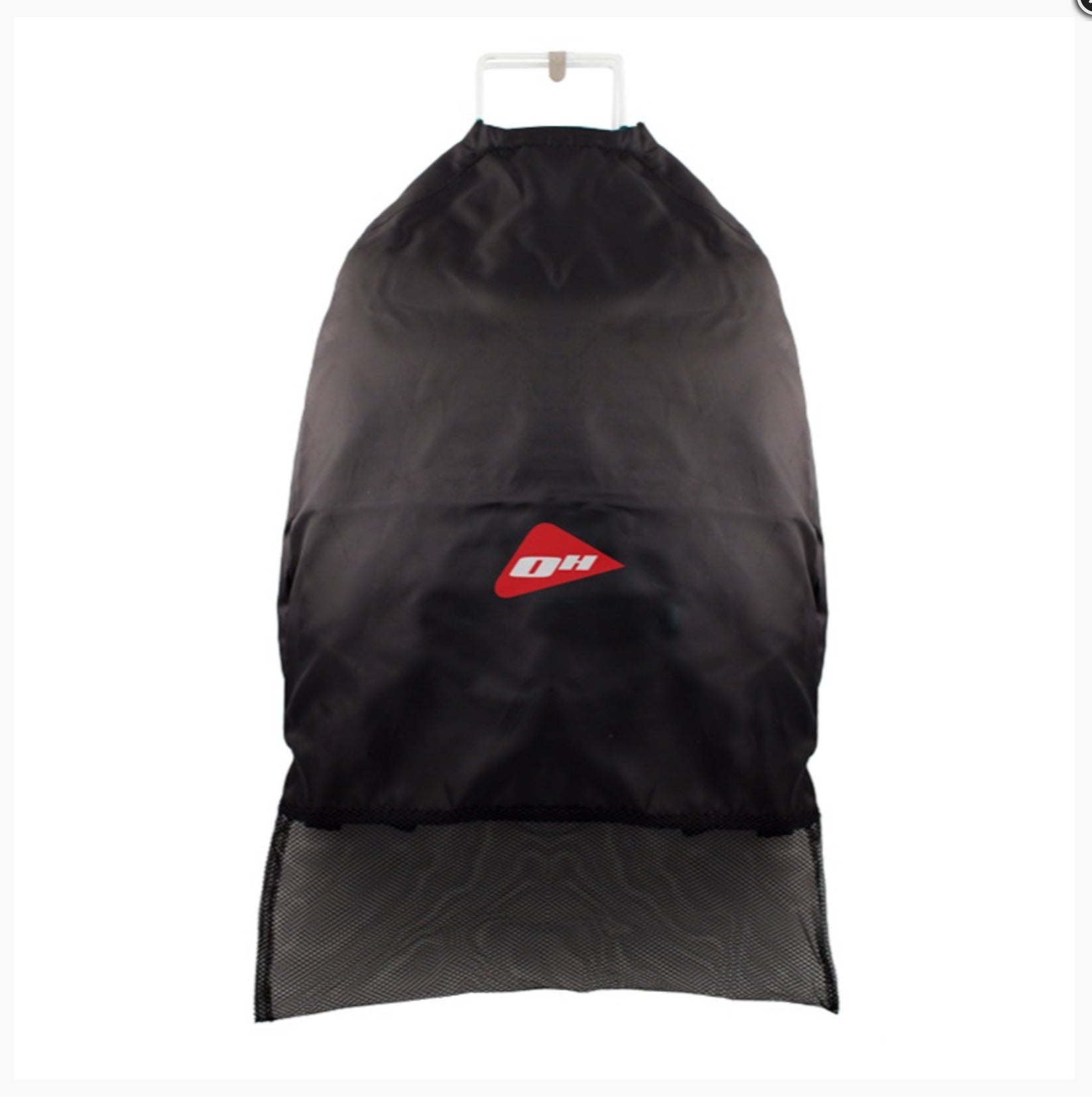 Ocean Hunter Catch Bag in black with mesh drainage base