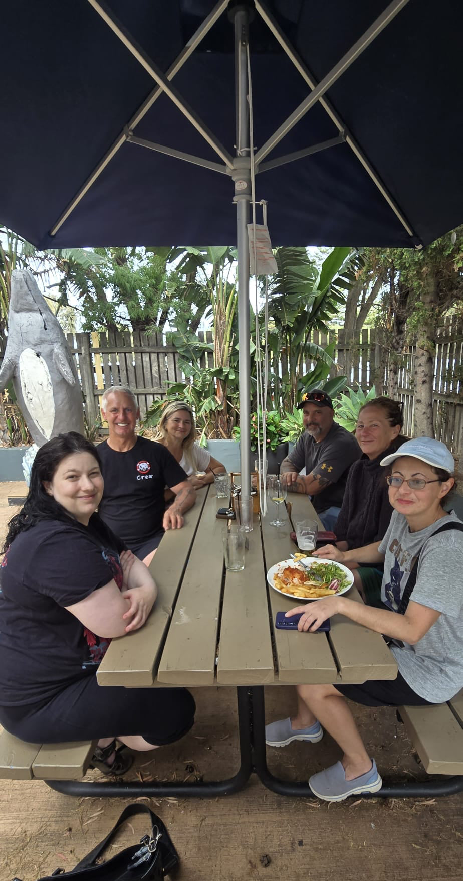 Melbourne Dive Club members preparing for a local dive