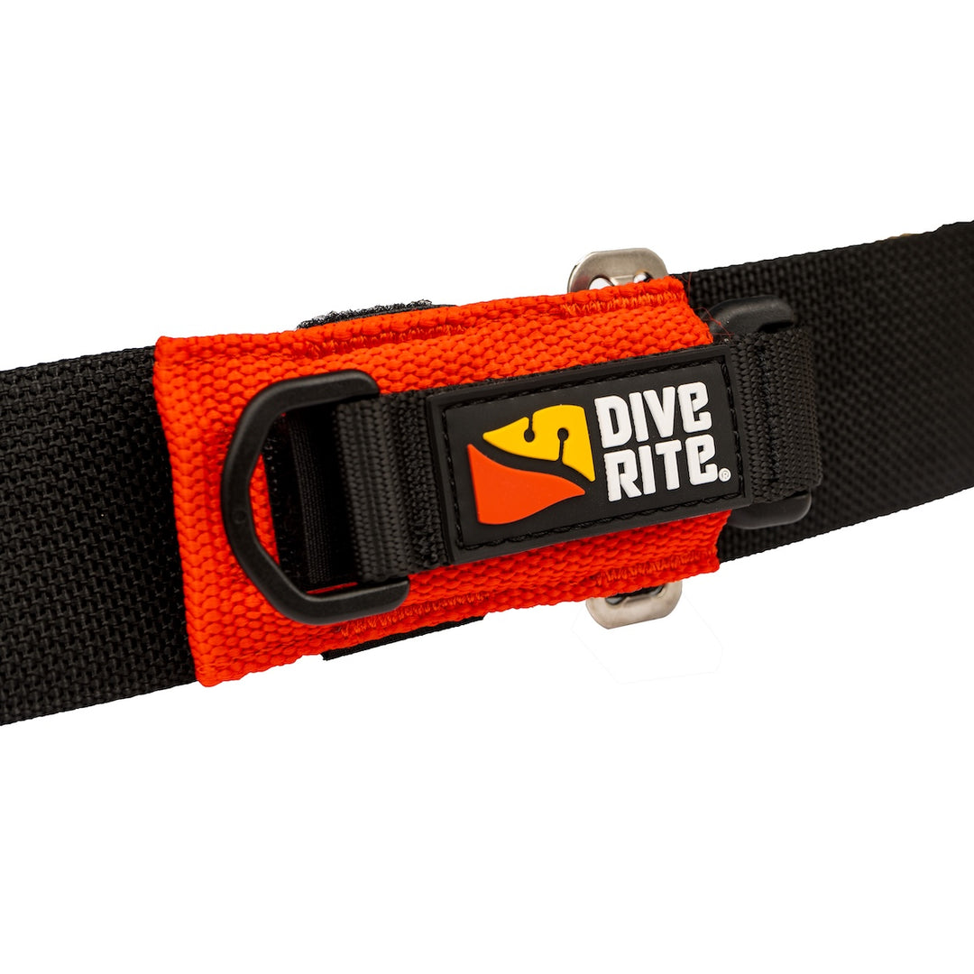Dive Rite line cutter mounted horizontally on horizontal webbing