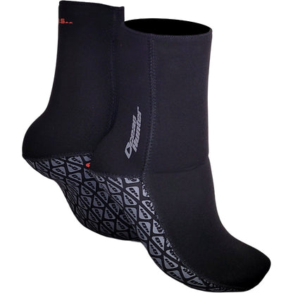 Side and rear views of Ocean Hunter Fin Socks showing the sole pattern and 1.5mm marking.