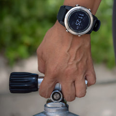Diver wearing Shearwater Tern dive computer